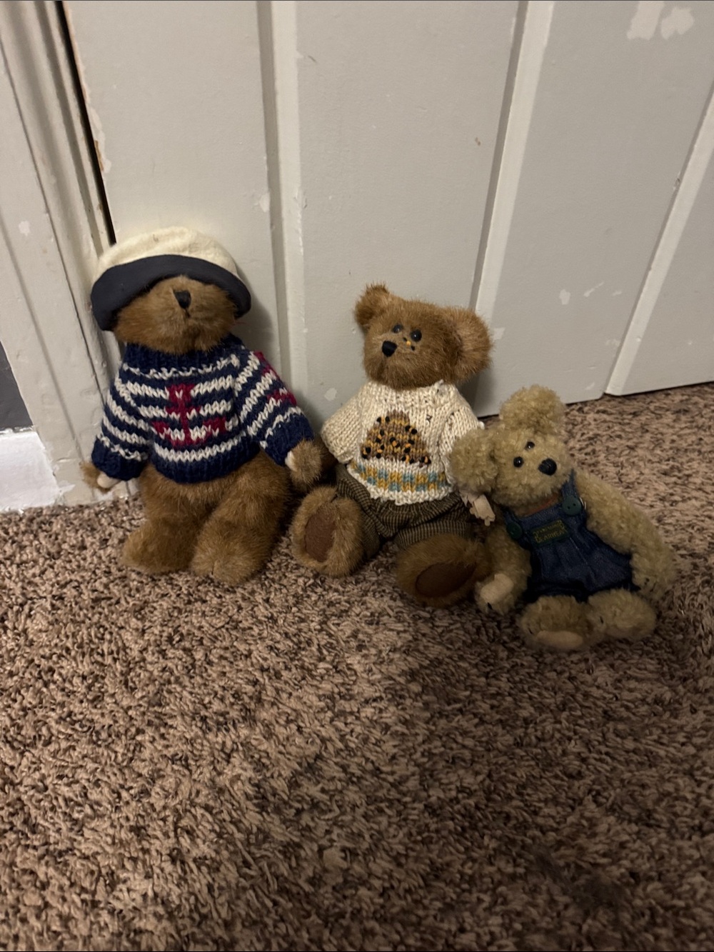 Set of 3 Boyd’s Bears “Huck” “Edmund T Bear” and one unnamed. Ed has wear on tag